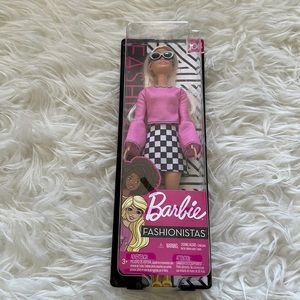 NIB Mattel Barbie Fashionistas Doll #104 (2019) FXL44
